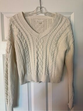 Aeropostale Ivory Cable Knit V-Neck Sweater